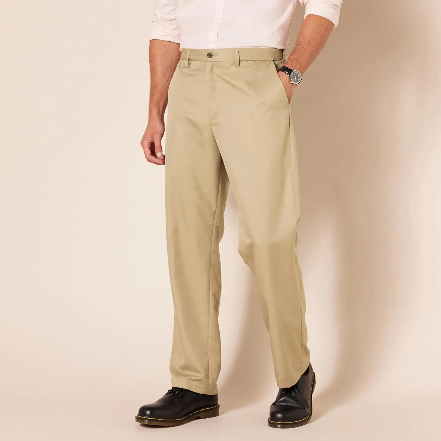 Amazon Essentials Men's Classic-Fit Expandable-Waist Flat-Front Dress Pant