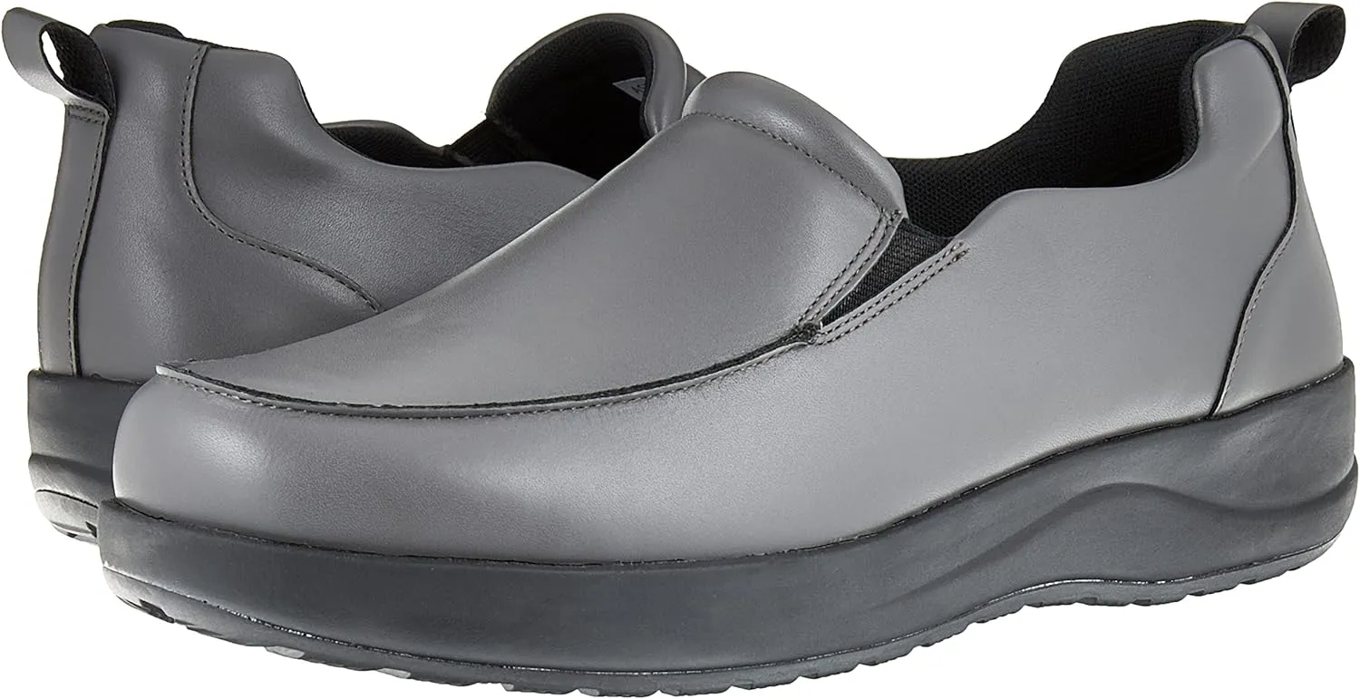 Amazon Essentials Men's Comfortable Service Shoe
