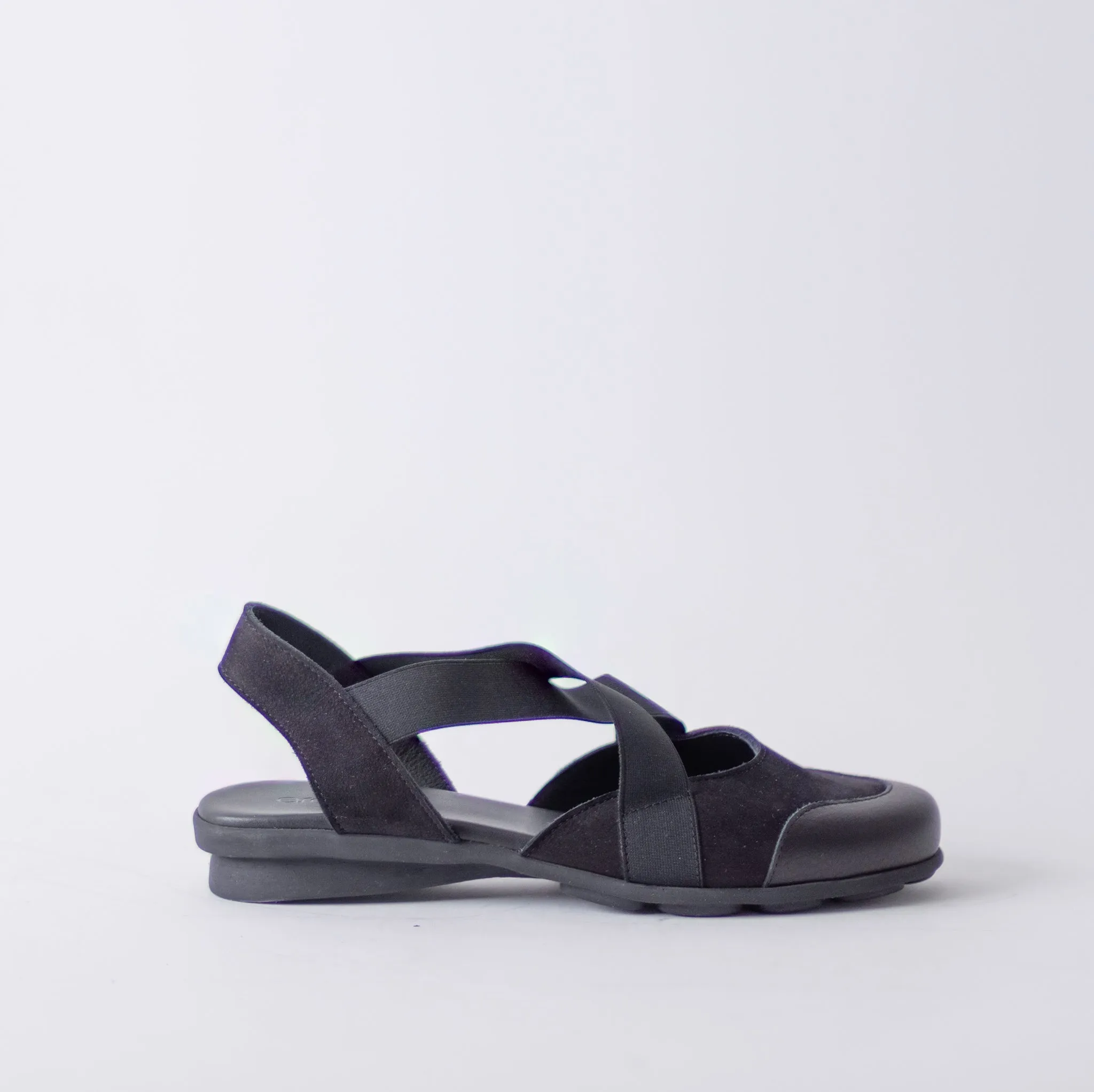 ARCHE DENOBI SOFT SANDAL FLATS IN BLACK