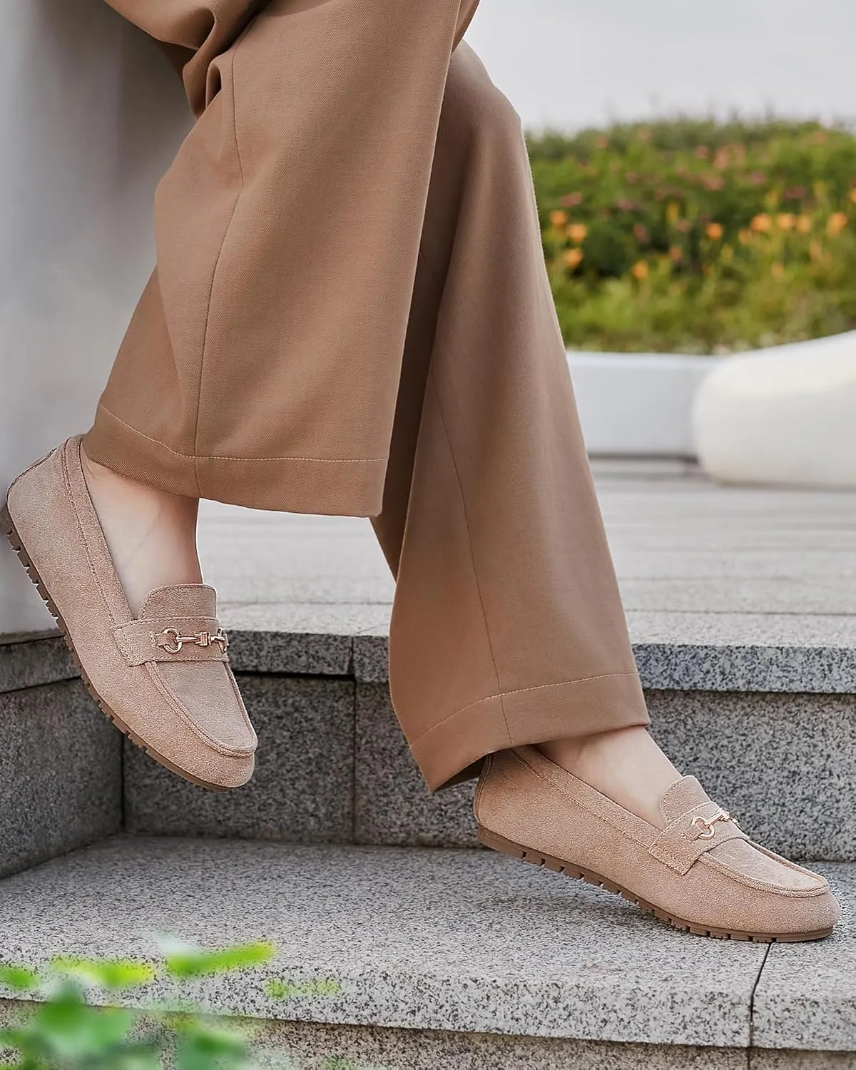 BGSTGUDS Women's Wide Loafers Shoes Cute Dressy Shoes Ladies Comfort Flats Slip Ons Work Shoes