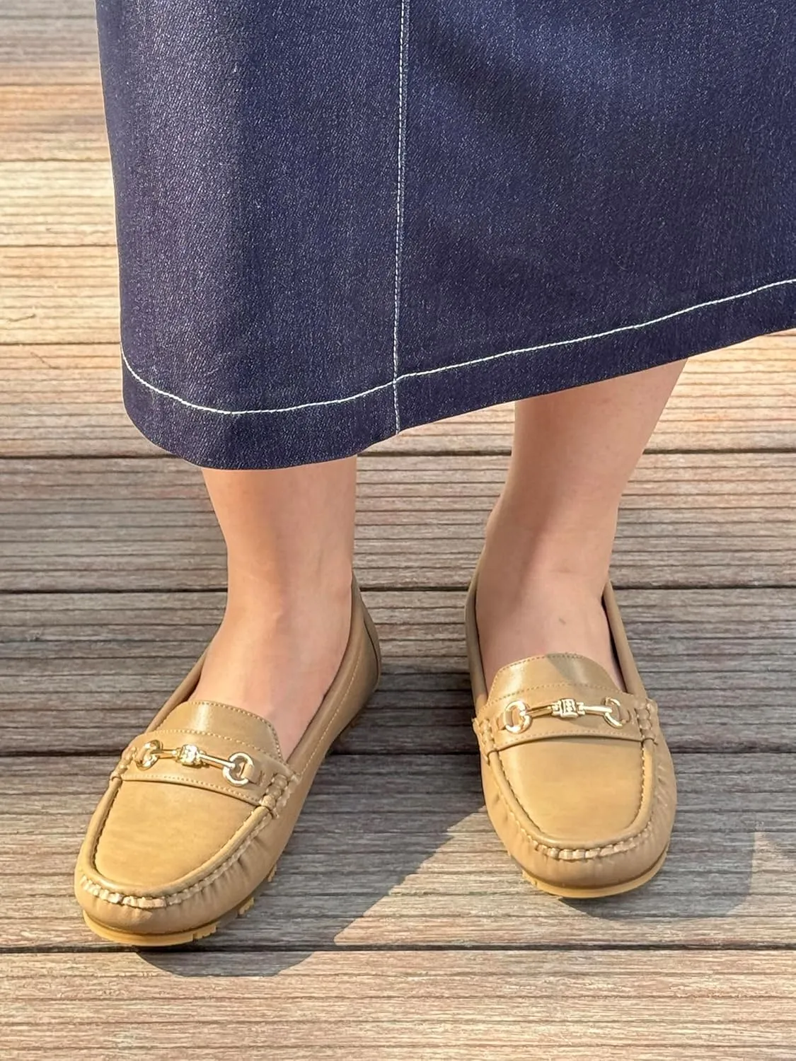 BGSTGUDS Women's Wide Loafers Shoes Cute Dressy Shoes Ladies Comfort Slip Ons Work Shoes