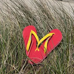 BRIGHT RED - Womens non plastic, biodegradable, rubber flip flops made in the UK.