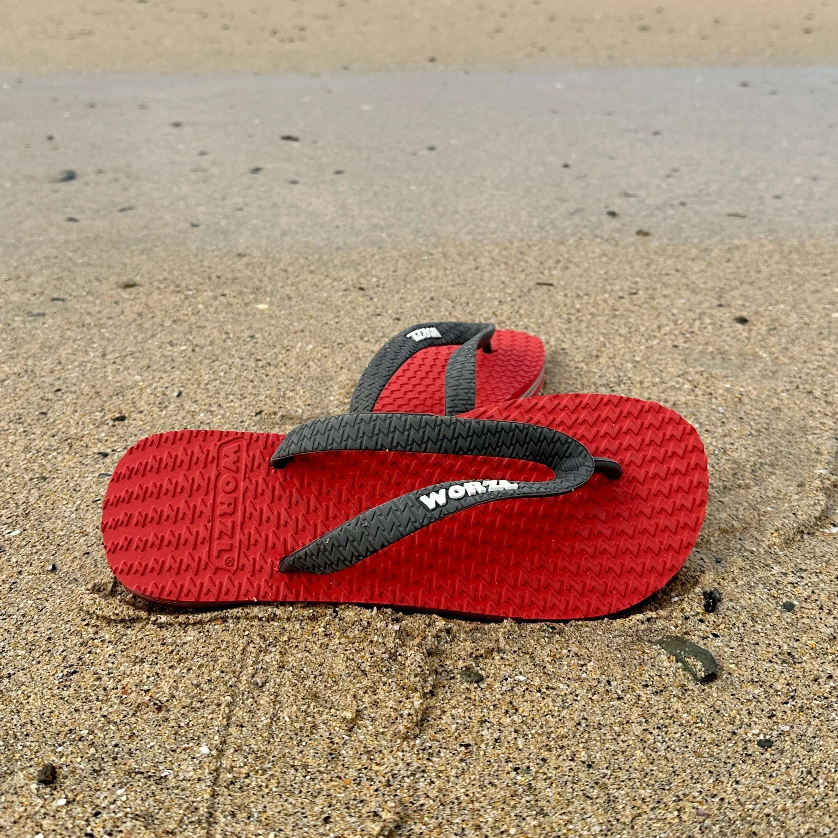 BRIGHT RED - Womens non plastic, biodegradable, rubber flip flops made in the UK.