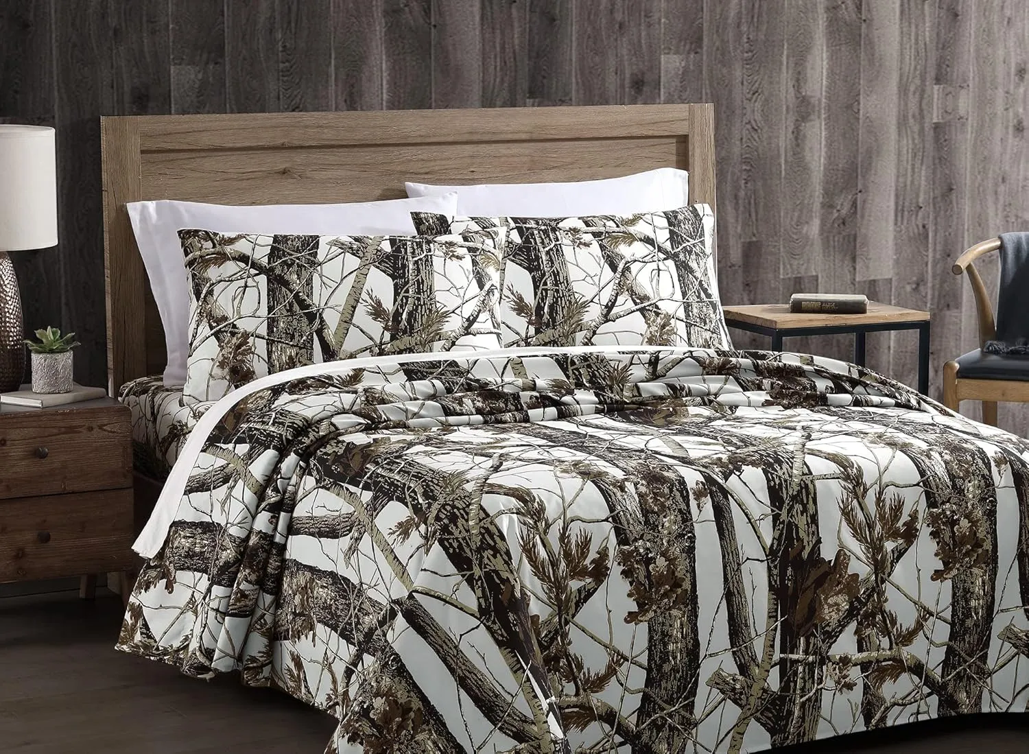 Chezmoi Collection Salem 4-Piece Cabin Lodge Forest Woods Sheet Set - Nature Camo Tree Leaves Printed Soft Microfiber Sheets - Queen, White