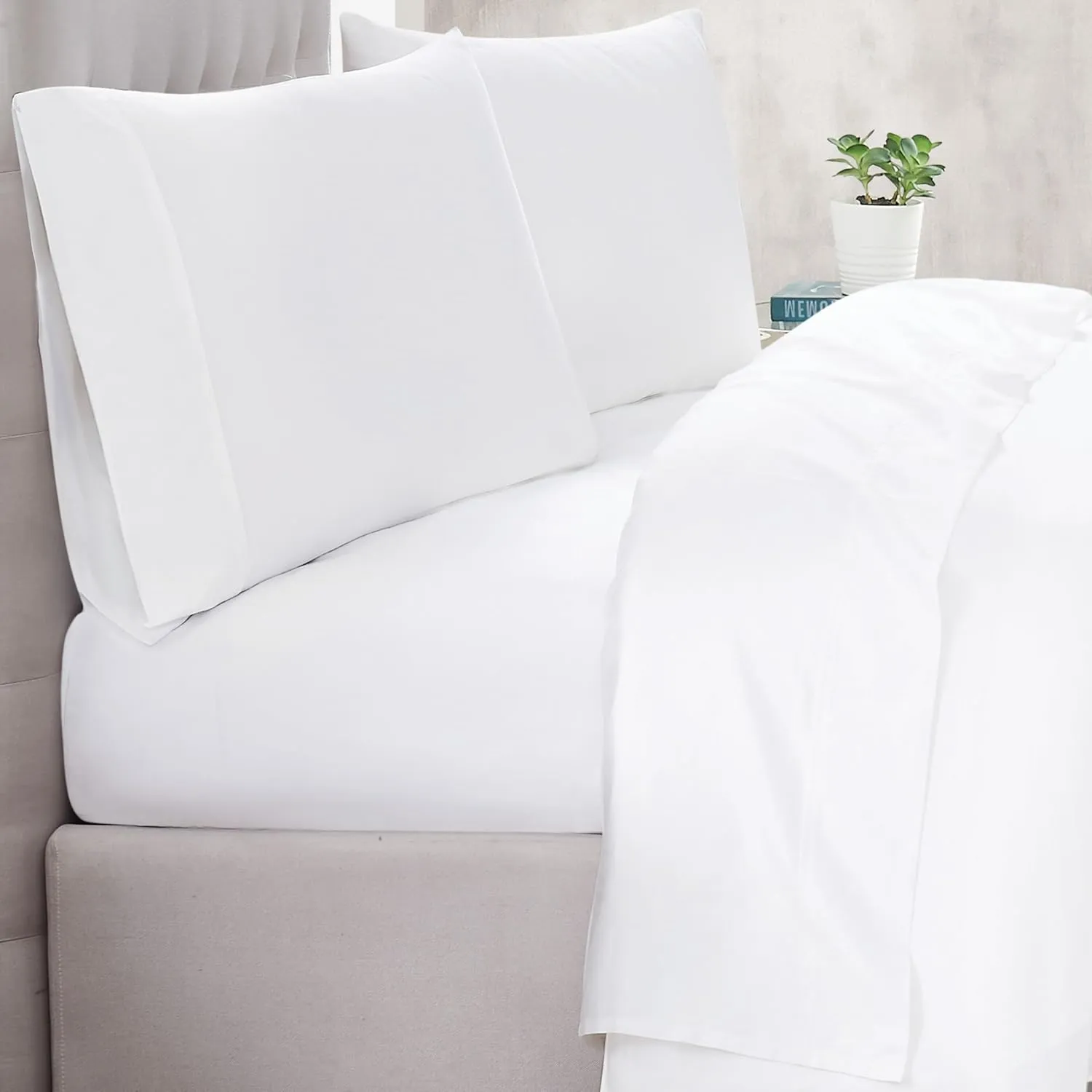 Christian Siriano NY® 300TC Cotton Sateen White Queen 4 Piece Sheet Set