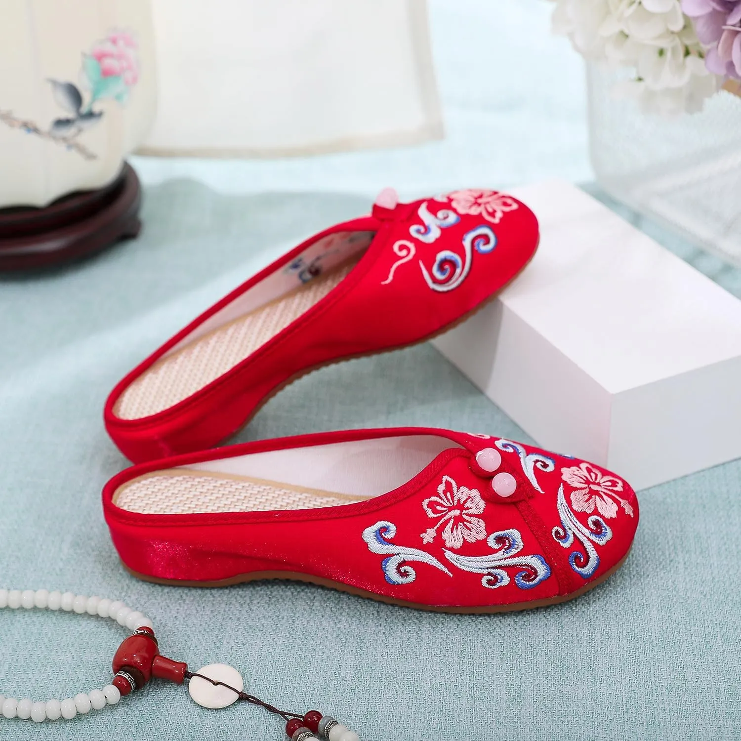 Embroidered Flower Women's Shoes Backless Mules Comfortable Flats Round Toe Loafers Chinese Style Canvas Slippers Cute Sandals