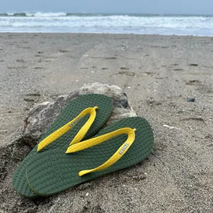 FOREST GREEN - Men's non plastic, biodegradable, rubber flip flops made in the UK.