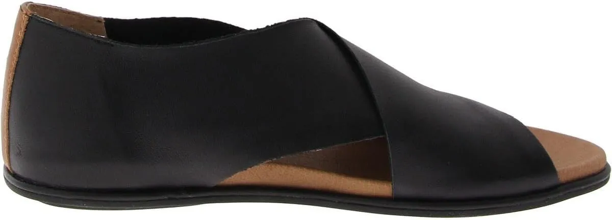Gentle Souls by Kenneth Cole Women's Laniey Flat Sandal