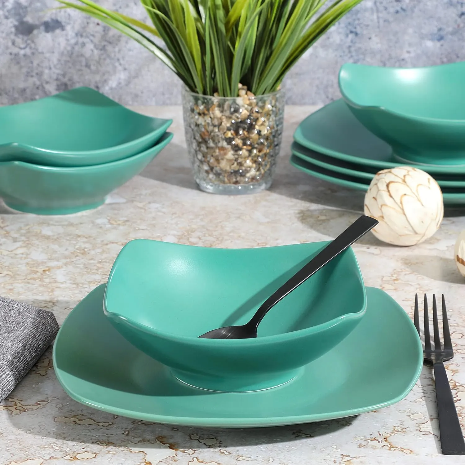 Gibson Home Zen Buffet Matte Porcelain 8 Piece Chip and Scratch Resistant Plates and Bowls Dinnerware Set - Green, Service for 4 (8pcs)