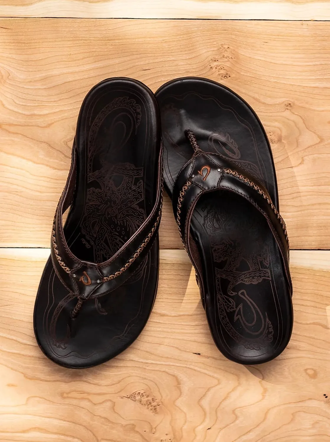 OLUKAI Mea Ola Men's Leather Beach Sandals, Soft & Durable Flip Flops, Arch Support & Comfort Fit, Enhanced Grip & Traction