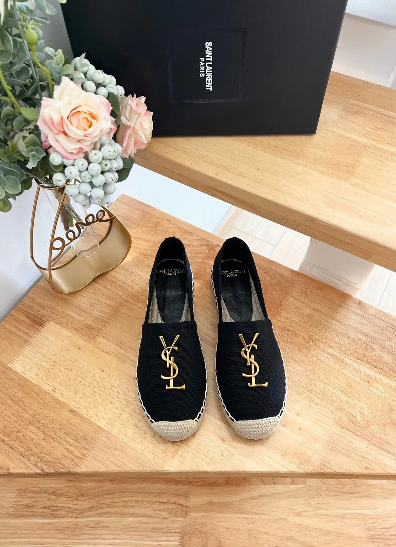 ON CANVAS Buy-one-get-one On-demand assistance LOGO Laurent YVES BLACK Saint SLIP SL