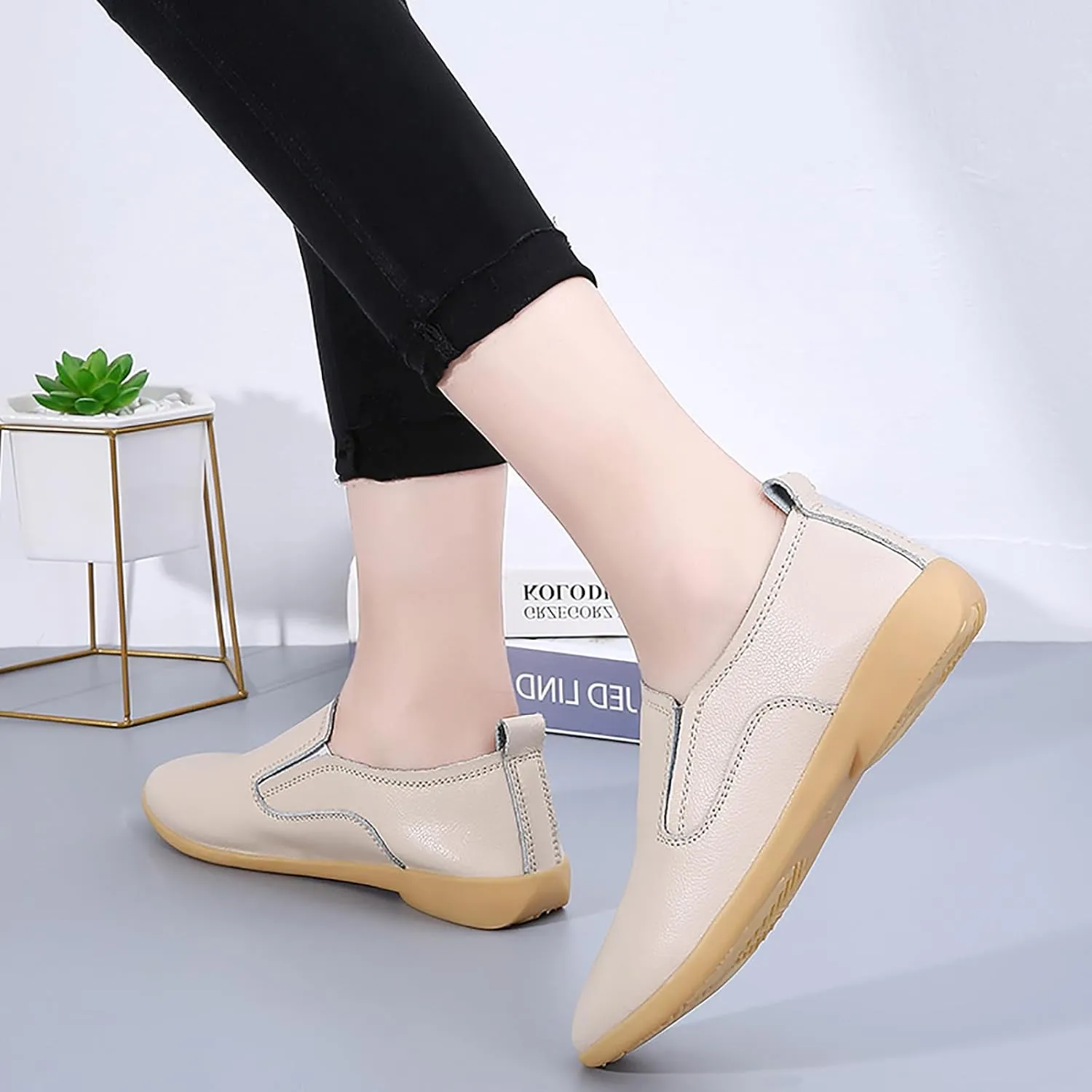Sunporx Women's Comfortable Loafers Driving Moccasins Shoe Slip on Pointed Toe Flats Casual Comfortable Office Work Business Shoes Breathable Walking