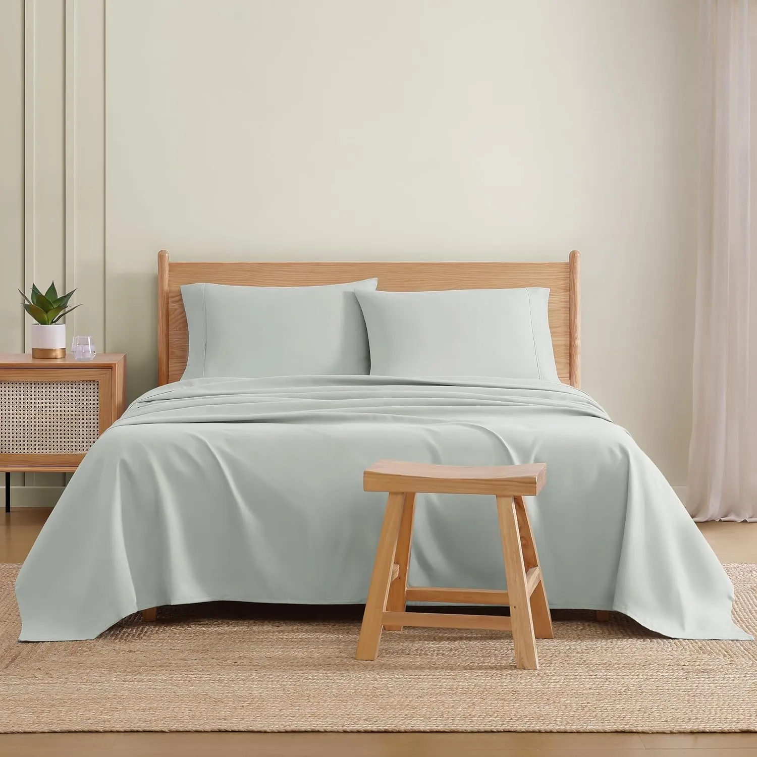 UGG Hedi Queen Sheet Set 4-Piece Luxury Cooling Sheets Deep Pockets Premium Bedding with 2 Pillow Shams Hypoallergenic Machine Washable Soft Lightweight Bed Set for Bedroom, Queen, Mineral Green