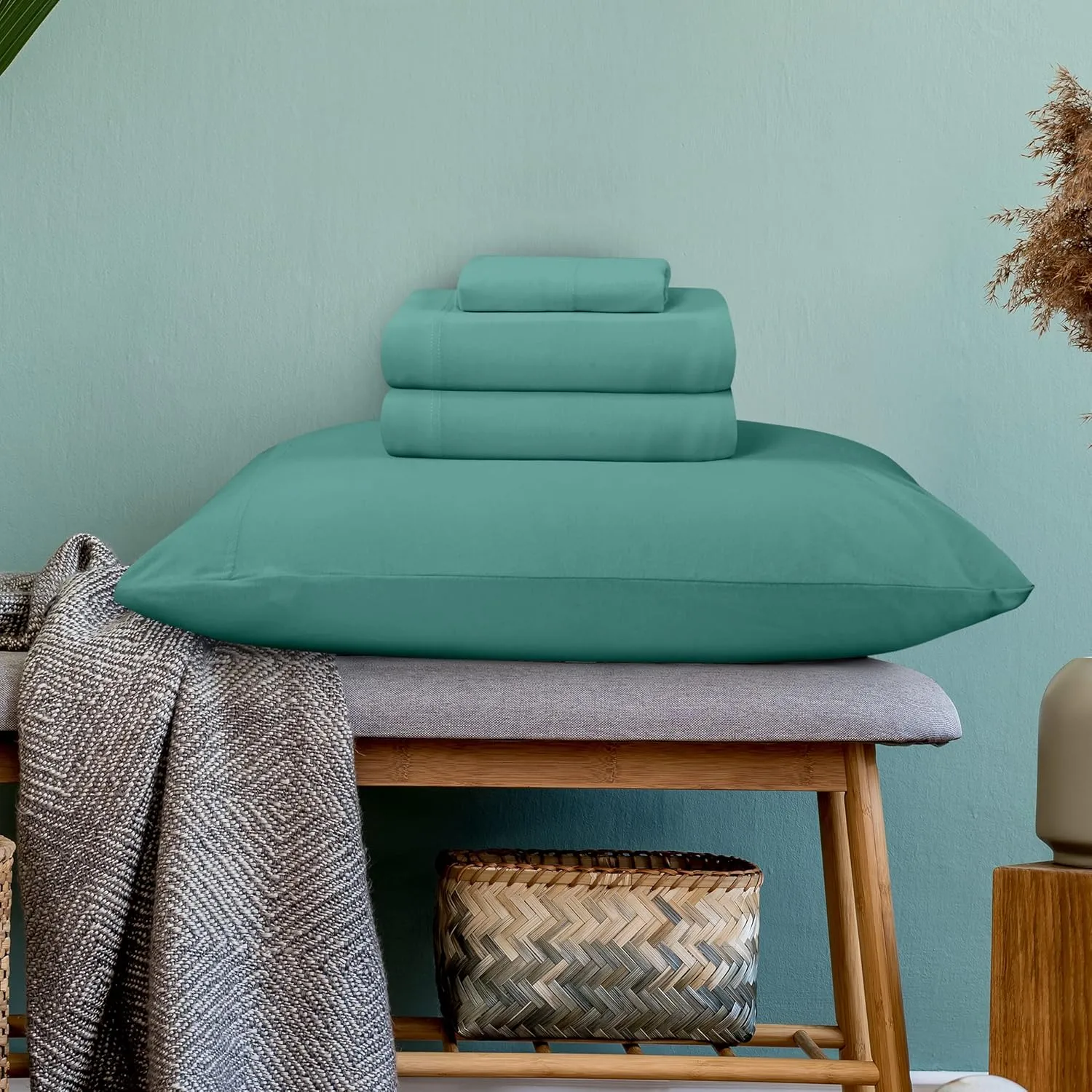 Utopia Bedding Queen Jersey Sheet Set - 4 Piece Set, Cotton Jersey, Soft Stretchy Sheets (Queen, Green)