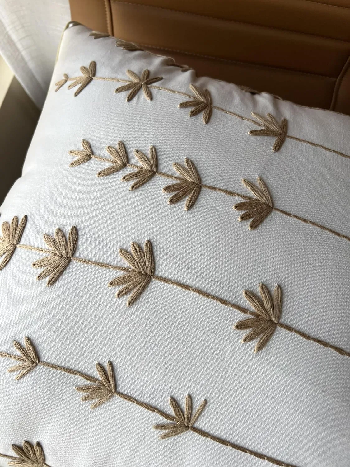 VAGMINE Hand Embroidered Daisy Accent Throw Pillow Cover - 20x20 Inches Square - 100% Cotton Ivory Decorative Cushion Cover for Couch, Sofa, Living Room - Textured Embroidery - Cozy Floral Home Décor