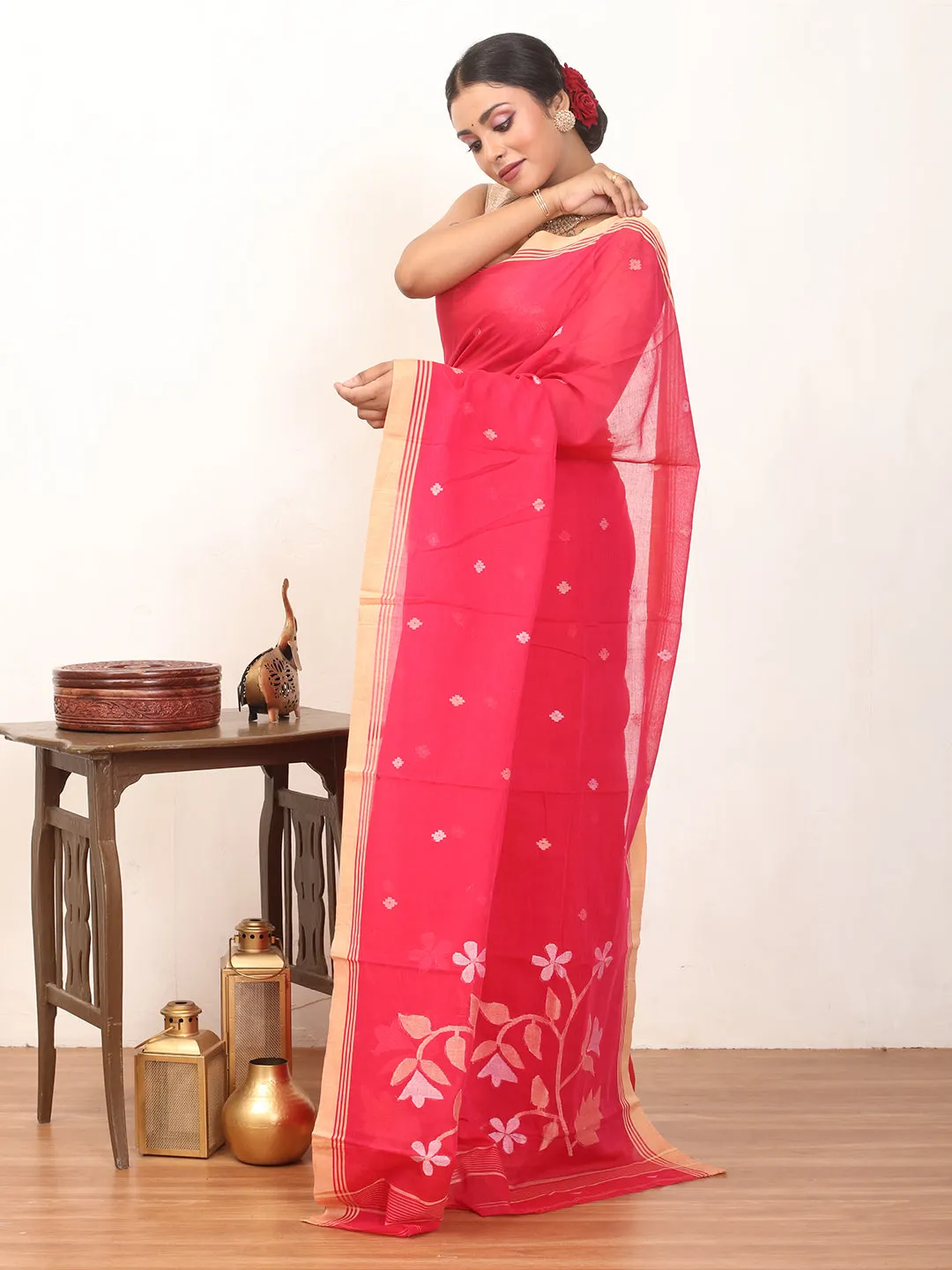 White Cotton Mul Sandal Border Red Butis Jamdani And Handloom High-performance Tomato Piping With Saree Fulia Free gift with purchase