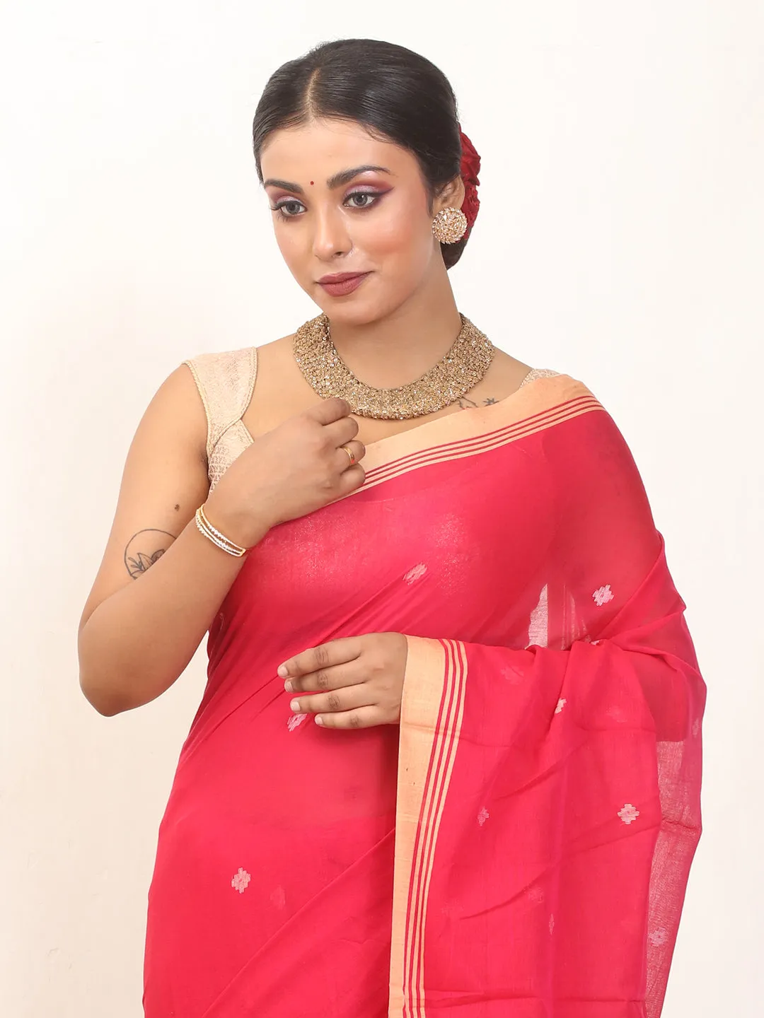 White Cotton Mul Sandal Border Red Butis Jamdani And Handloom High-performance Tomato Piping With Saree Fulia Free gift with purchase