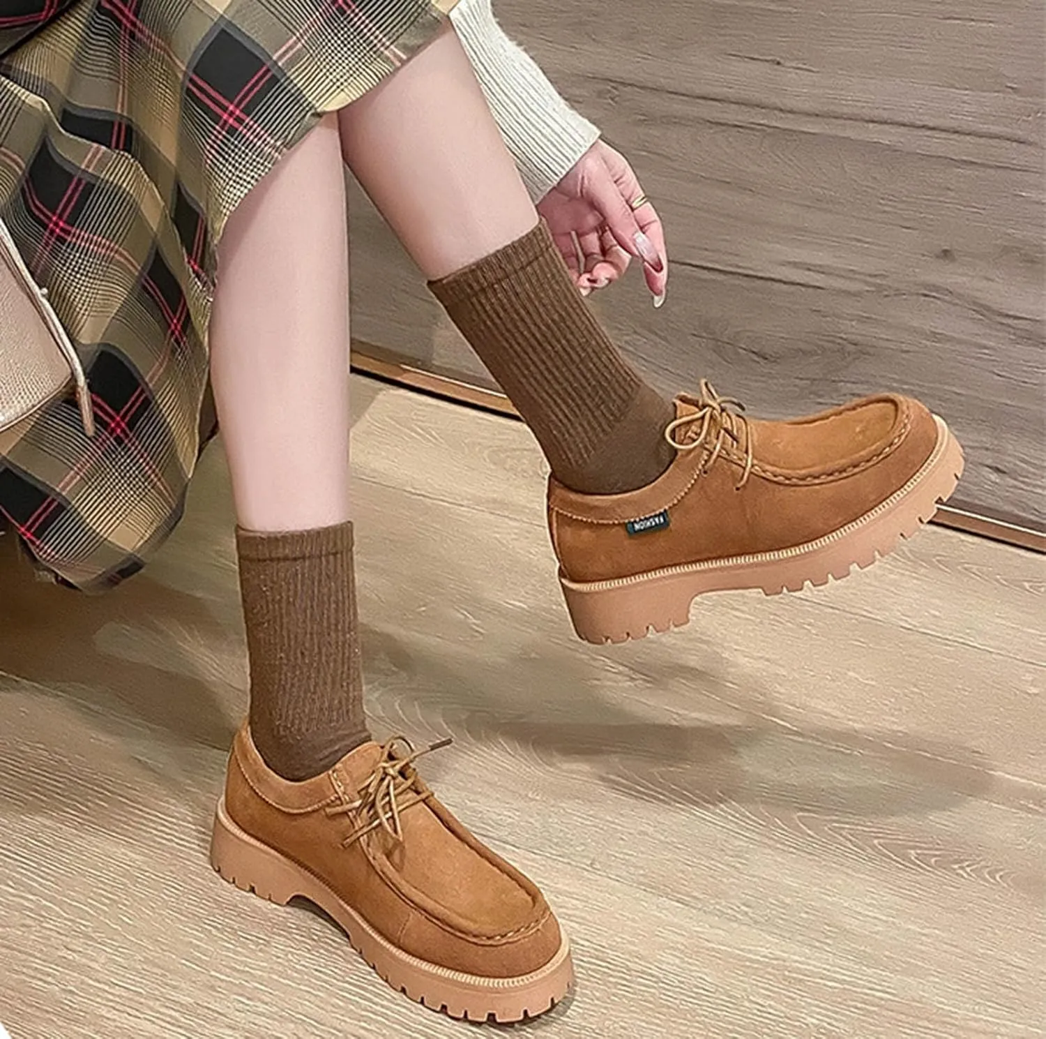 Women's Retro Suede Thick Soled Lace Up Loafers Comfortable and Fashionable Non Slip Casual Walking Shoes Soft Soled British Style Small Leather Shoes