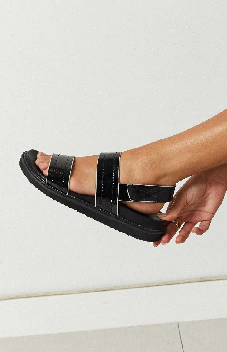 Zyla Black Crinkle Sandal